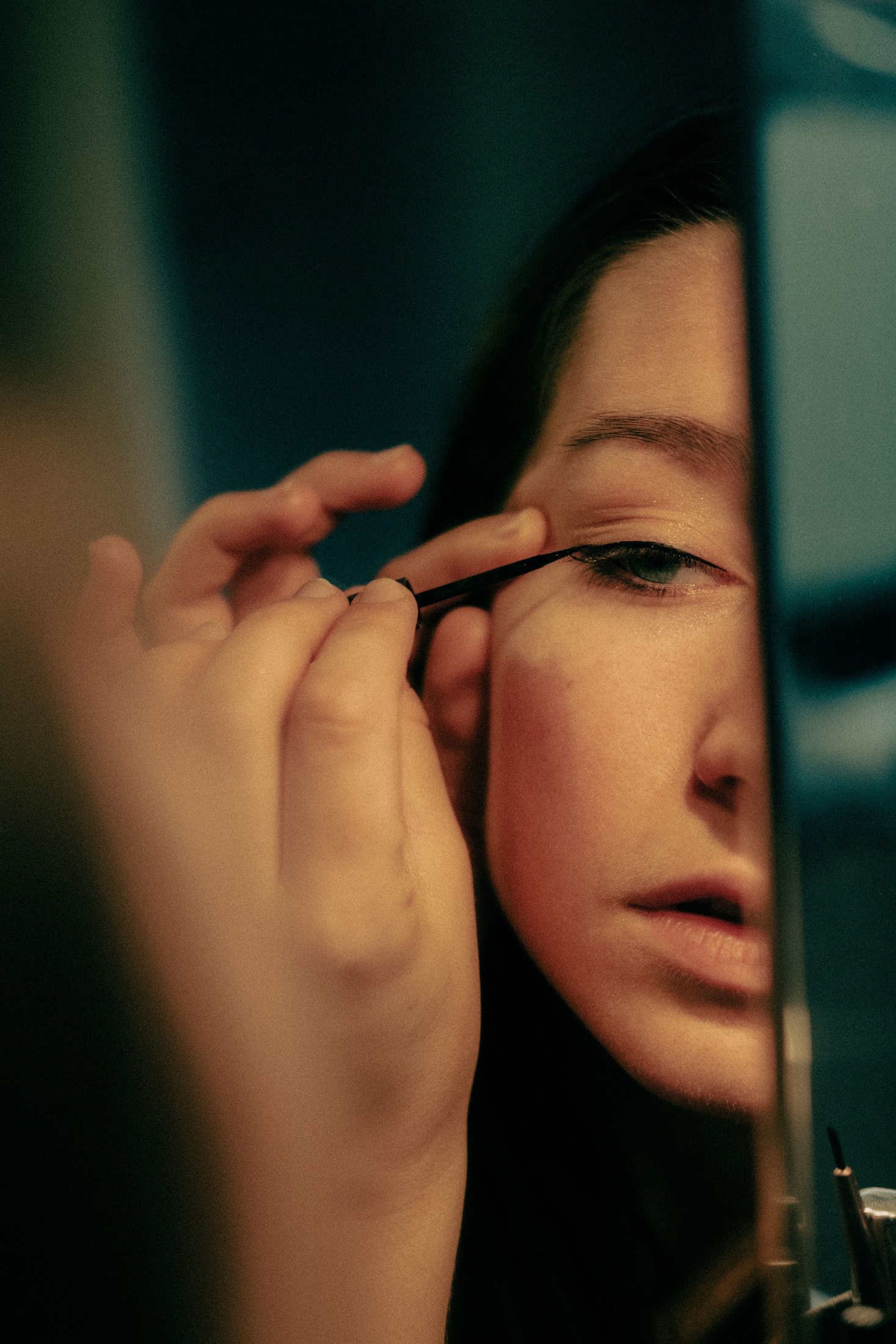 Soft Eyeliner for Hooded Lids: Draw for the Open Eye