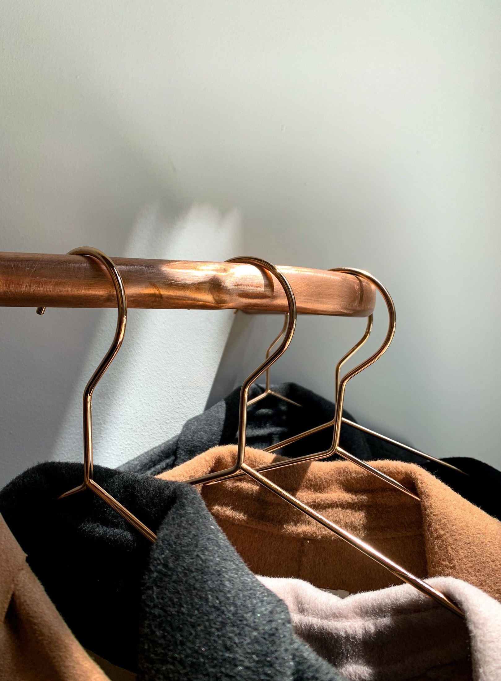 Capsule fashion pieces that mix for office and weekend plans