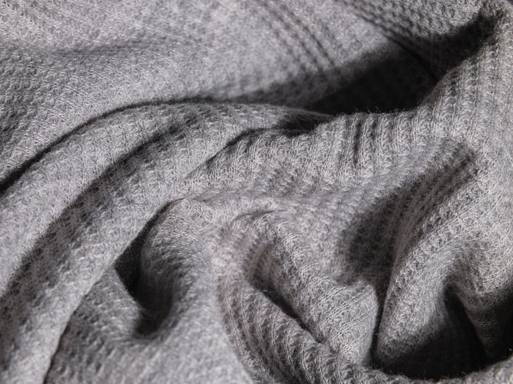Reducing Knitwear Pilling With Label-Aware Wearing and Care