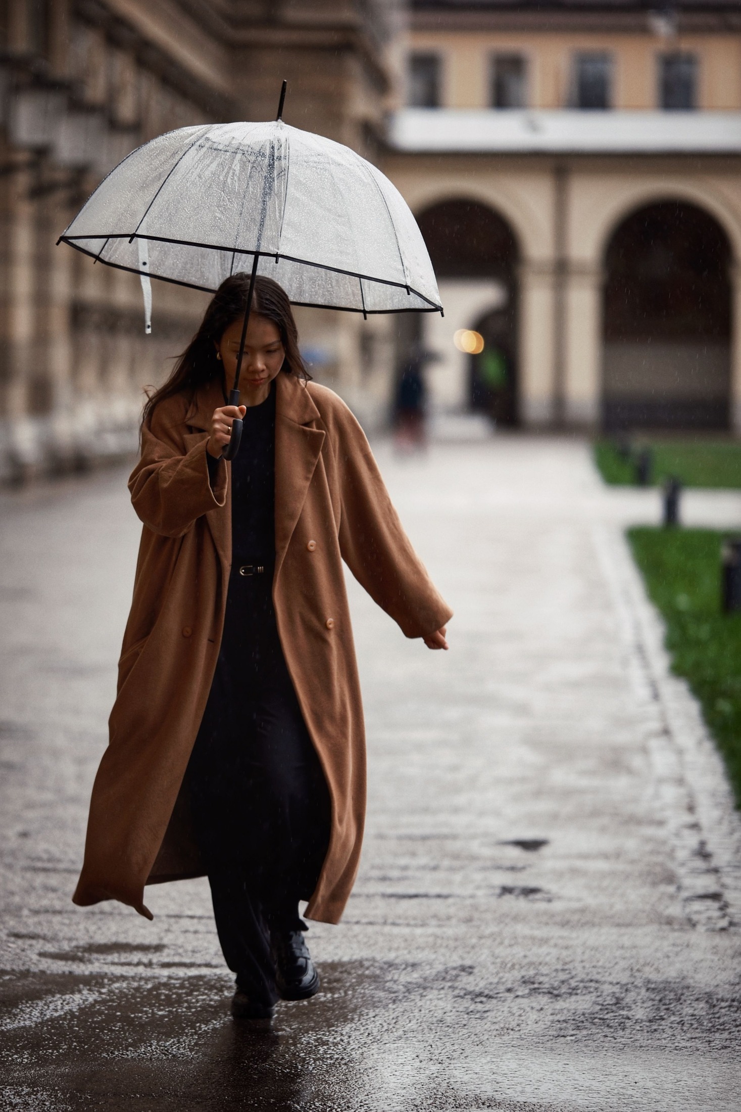 Rain-Friendly Commute Outfits That Still Look Ready for Work