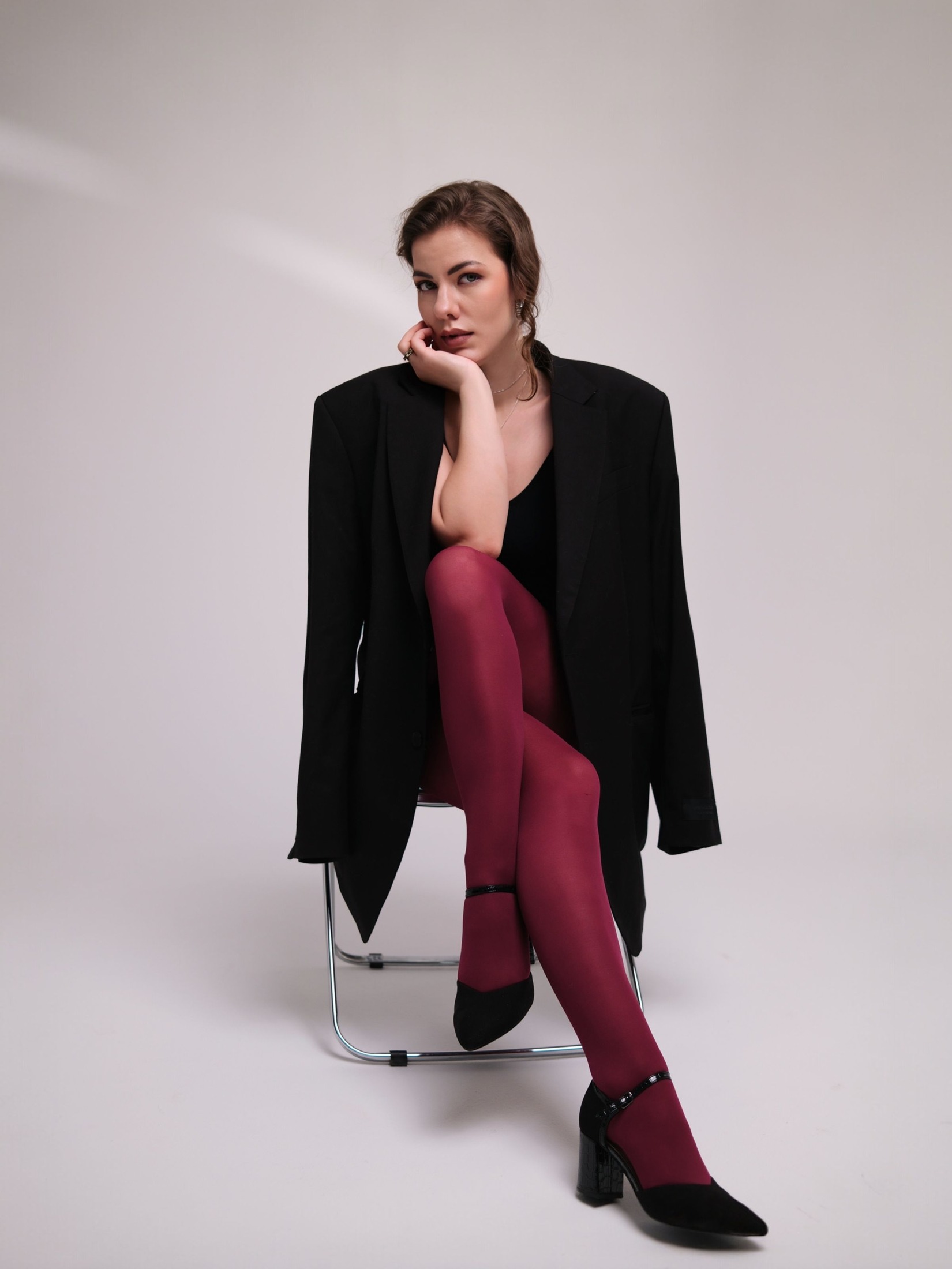 Sheer or Opaque Tights? Build the Leg Line Around the Outfit