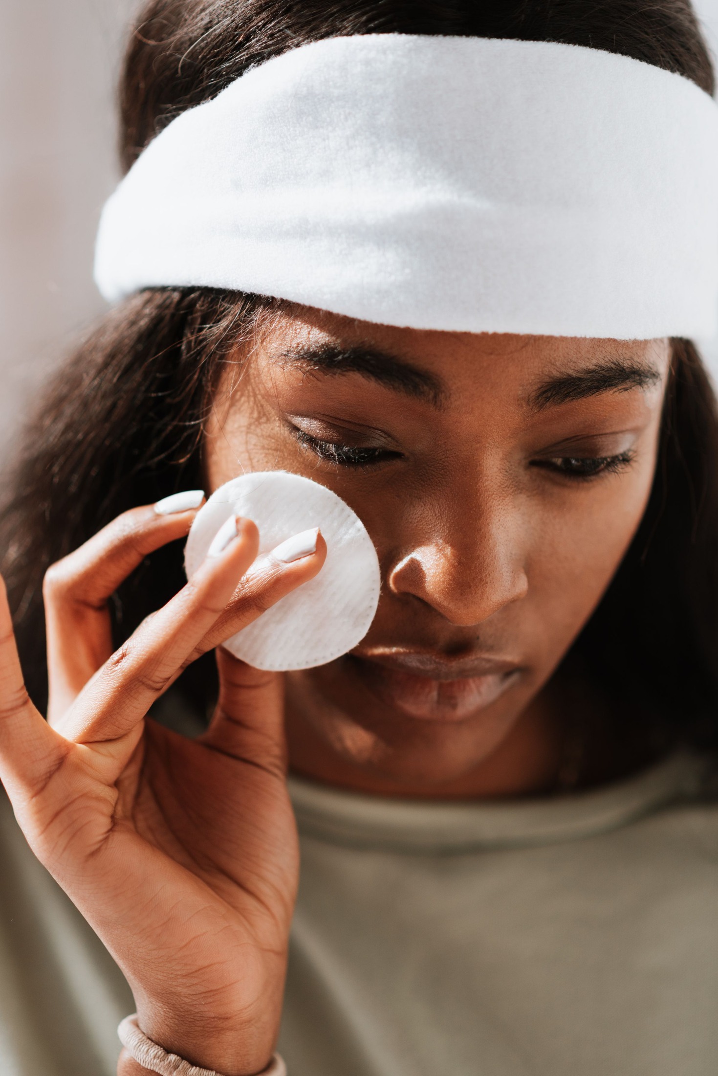 An Evening Makeup Removal Routine With Less Rubbing